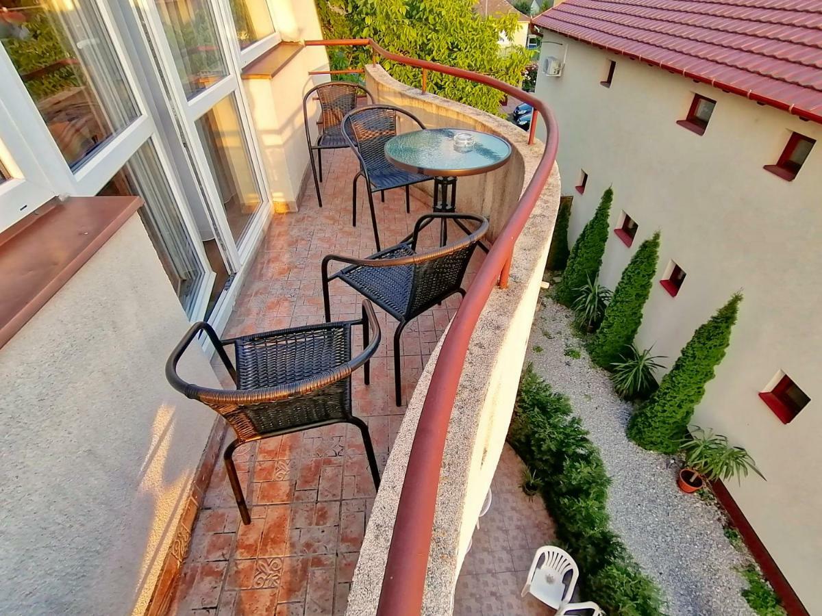 Villa Aida Apartman Hajdúszoboszló Buitenkant foto