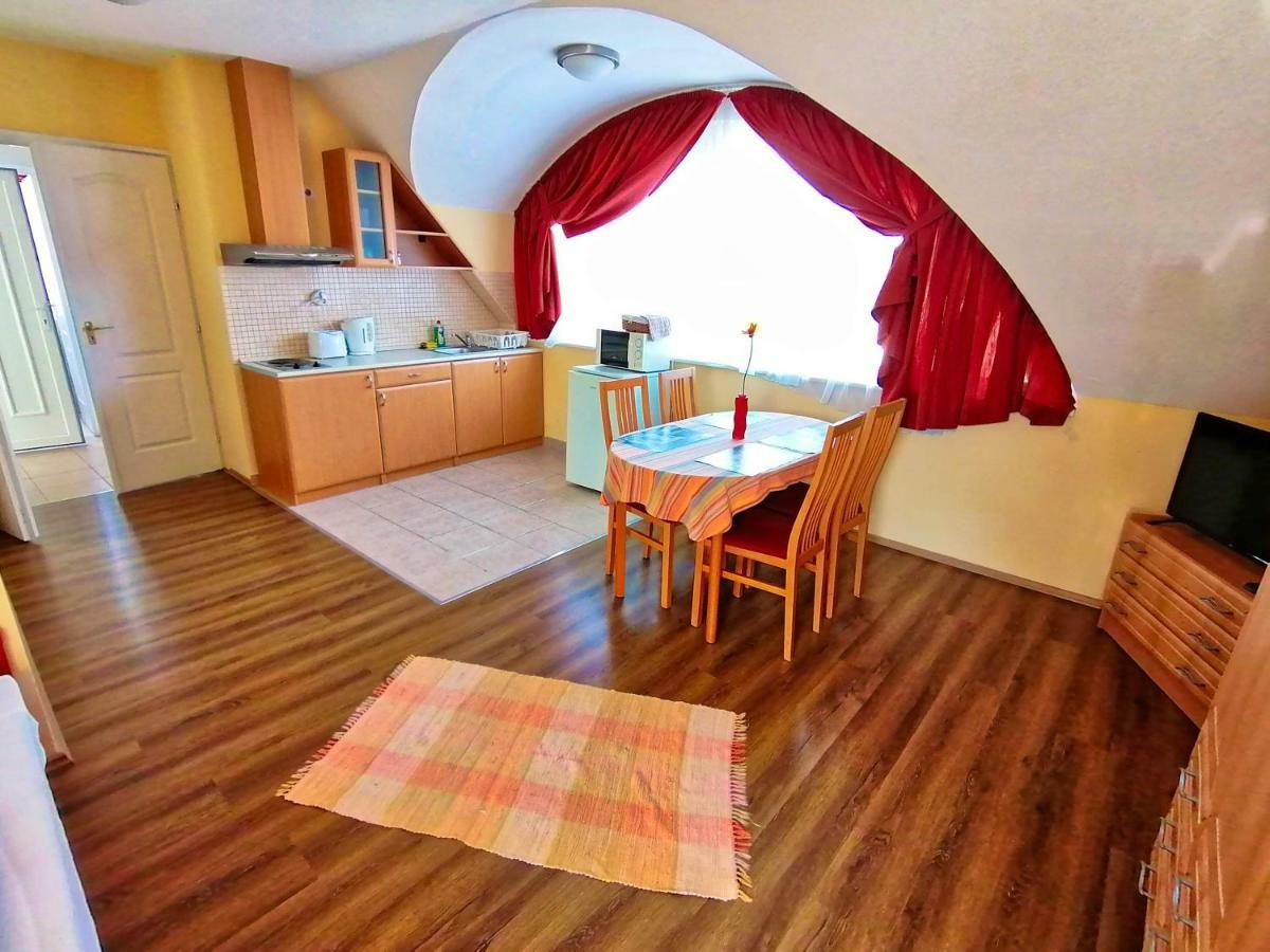 Villa Aida Apartman Hajdúszoboszló Buitenkant foto