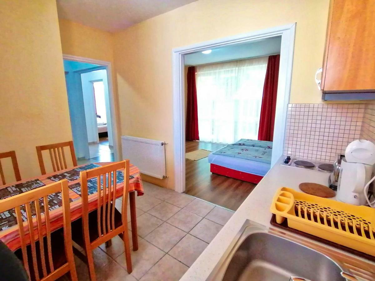 Villa Aida Apartman Hajdúszoboszló Buitenkant foto