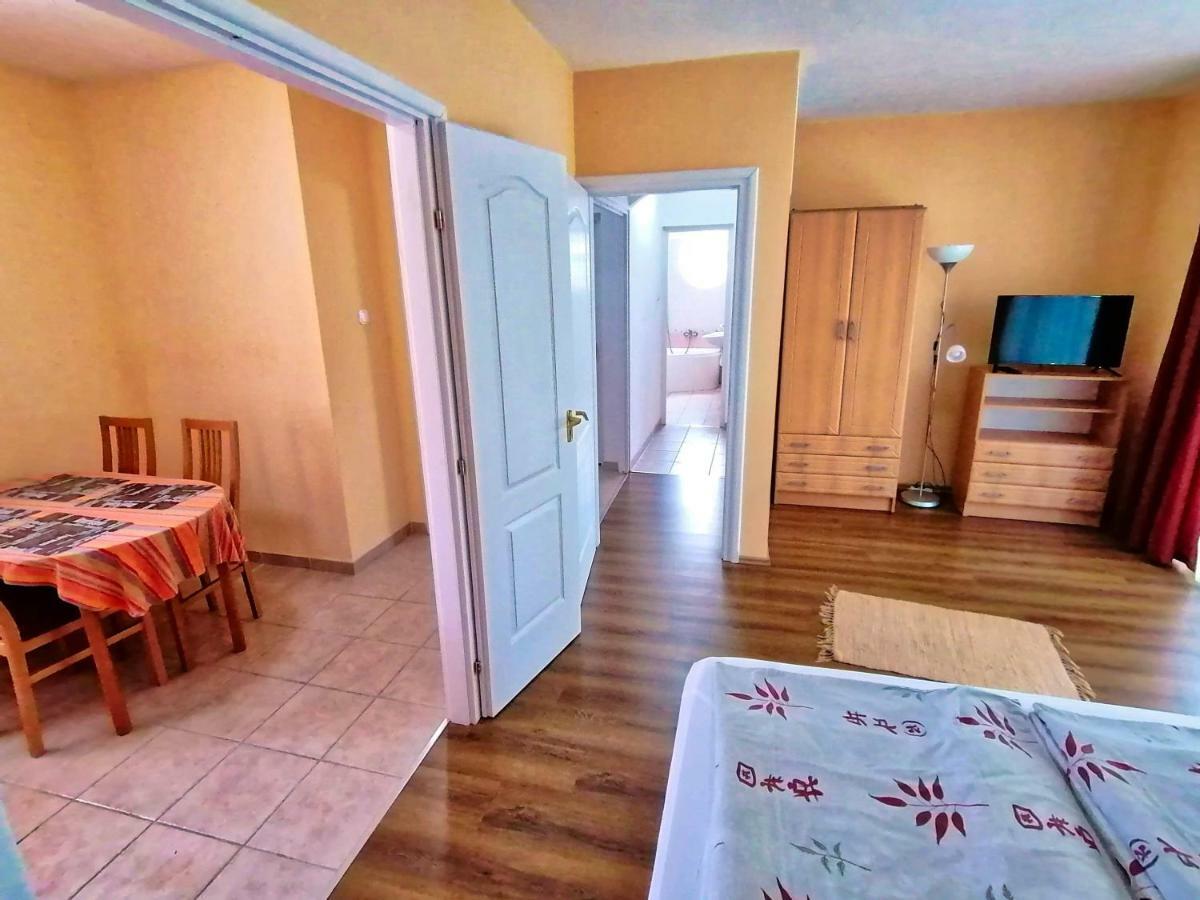 Villa Aida Apartman Hajdúszoboszló Buitenkant foto