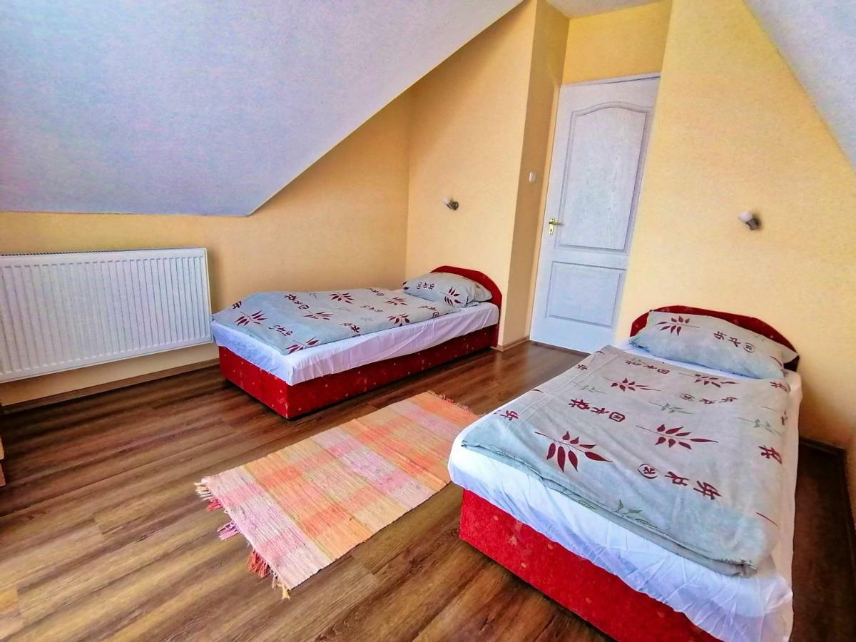 Villa Aida Apartman Hajdúszoboszló Buitenkant foto
