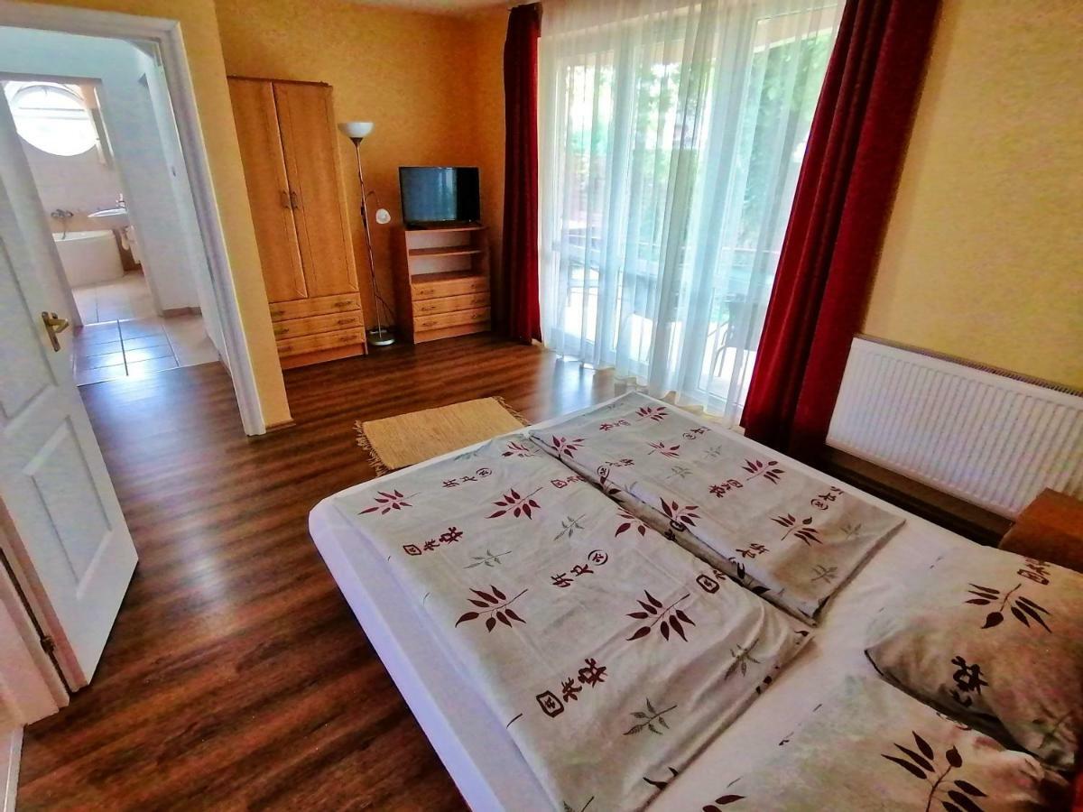 Villa Aida Apartman Hajdúszoboszló Buitenkant foto