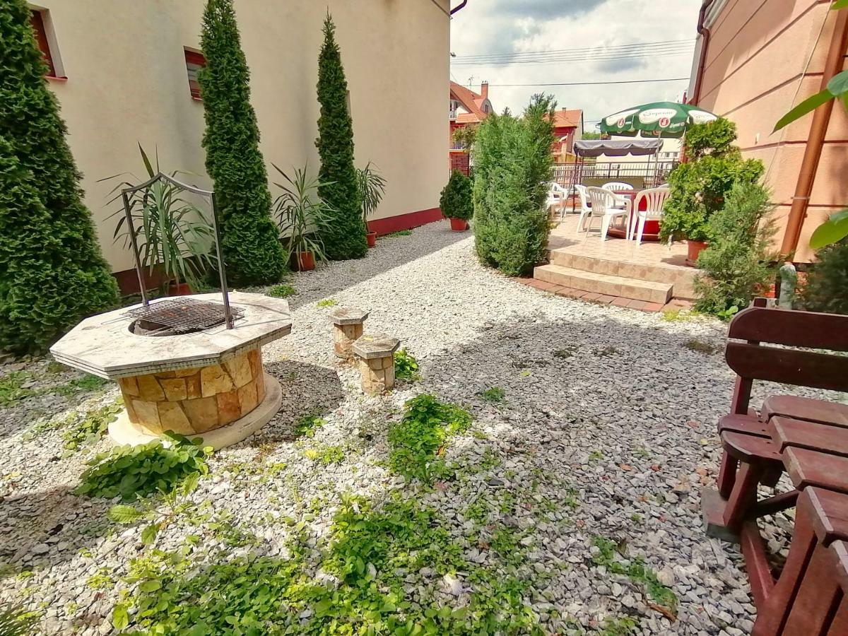 Villa Aida Apartman Hajdúszoboszló Buitenkant foto