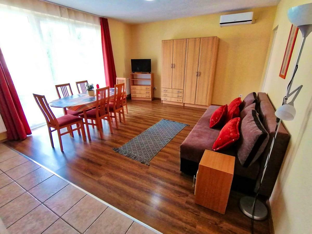 Villa Aida Apartman Hajdúszoboszló Buitenkant foto