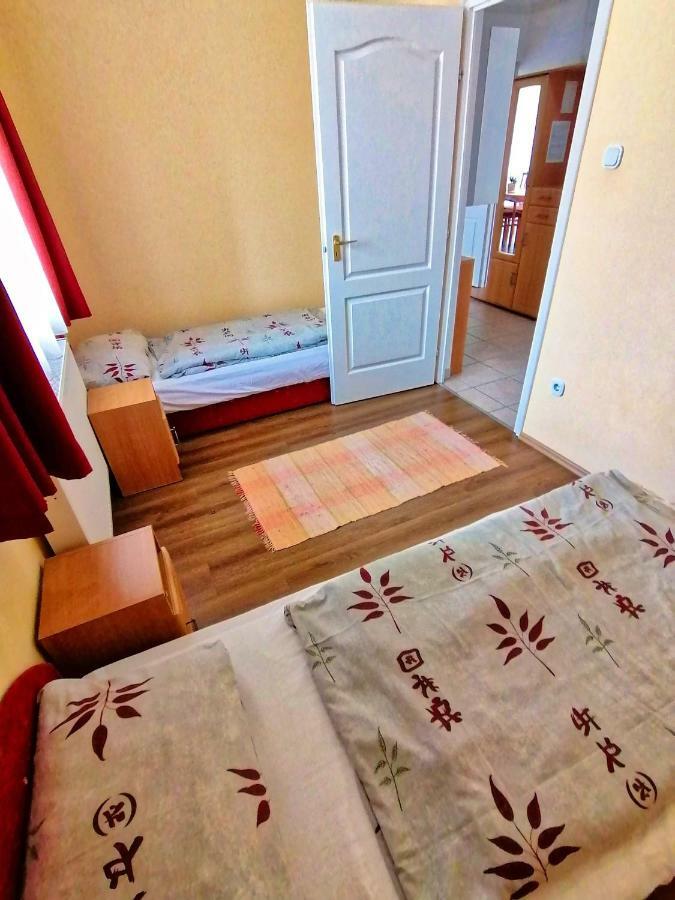 Villa Aida Apartman Hajdúszoboszló Buitenkant foto