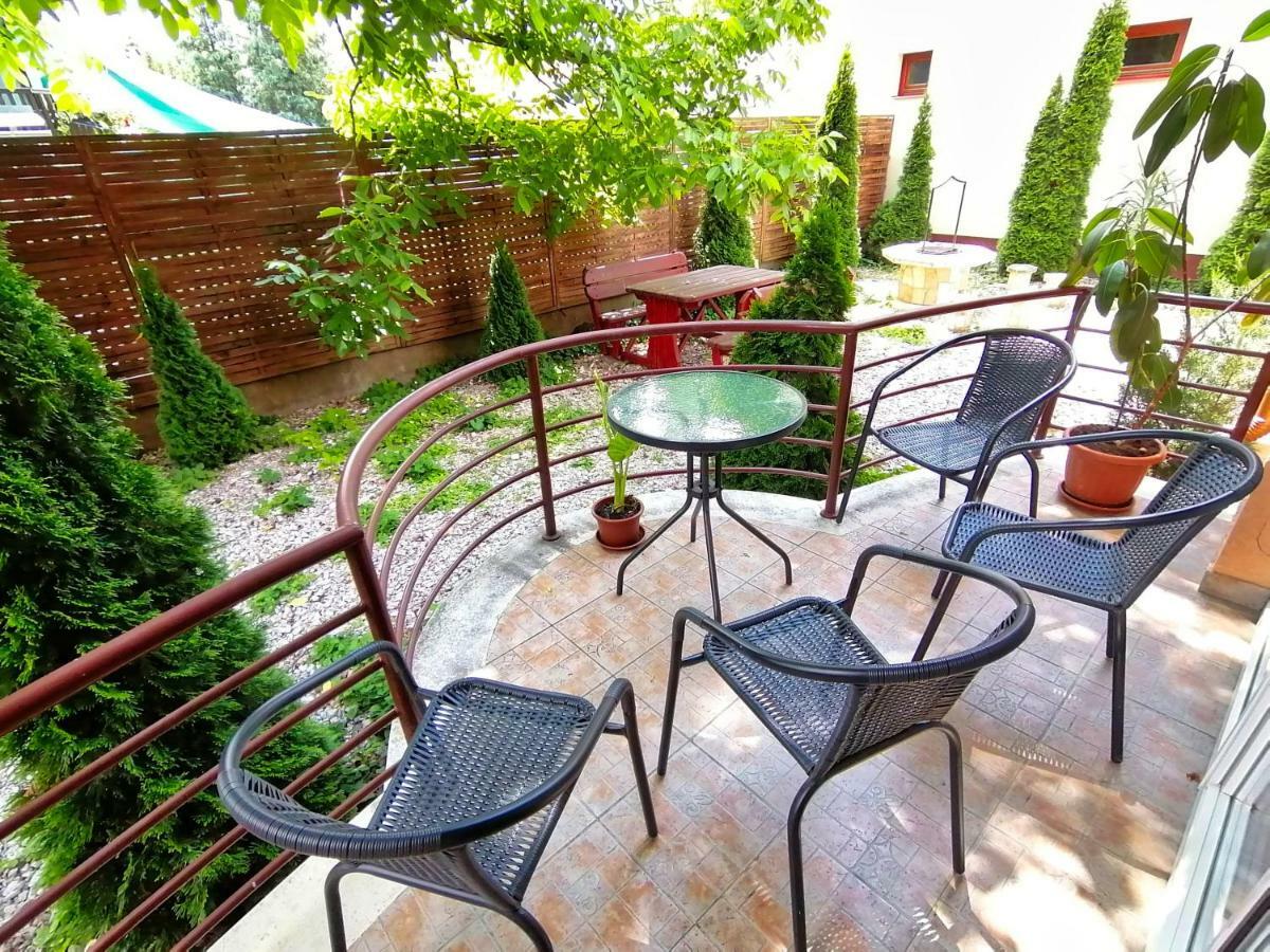 Villa Aida Apartman Hajdúszoboszló Buitenkant foto