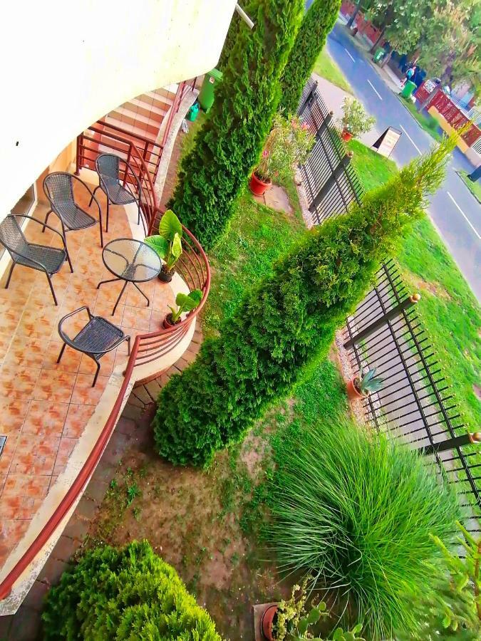 Villa Aida Apartman Hajdúszoboszló Buitenkant foto