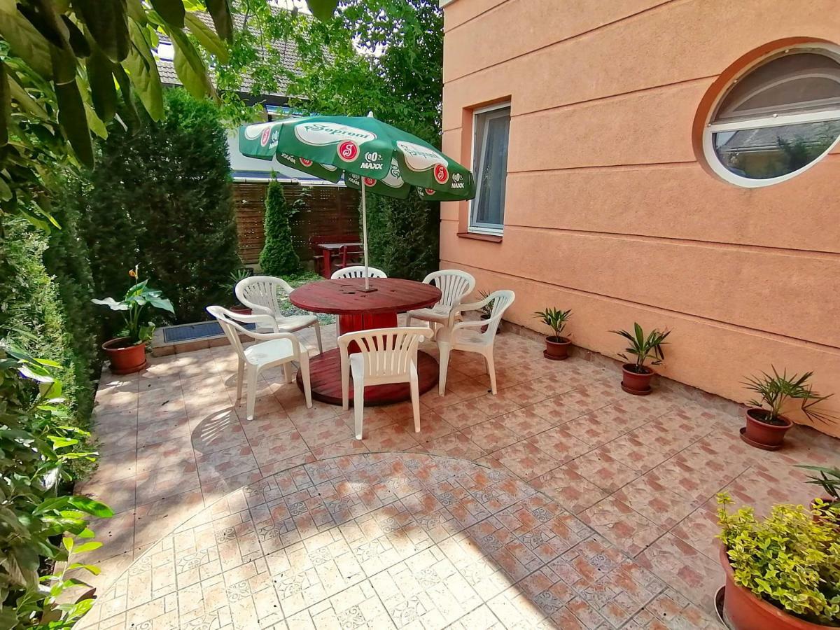 Villa Aida Apartman Hajdúszoboszló Buitenkant foto